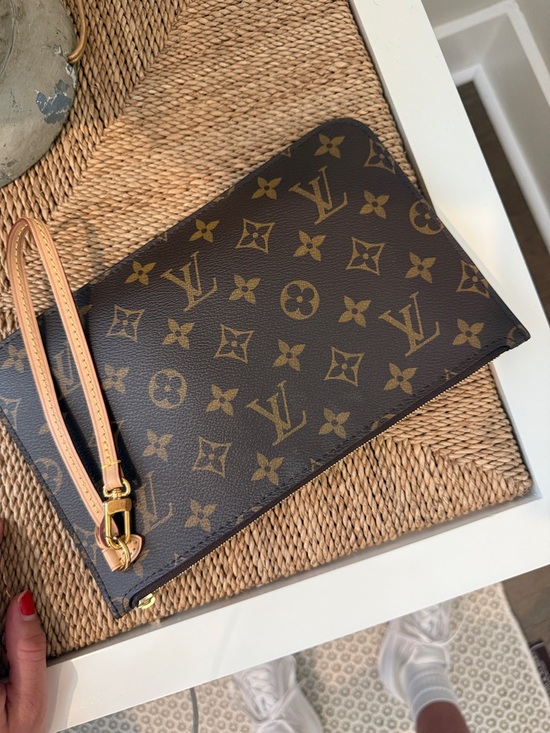 Louis Vuitton Brown Monogram Canvas Neverfull Wristlet - Picture 8 of 8